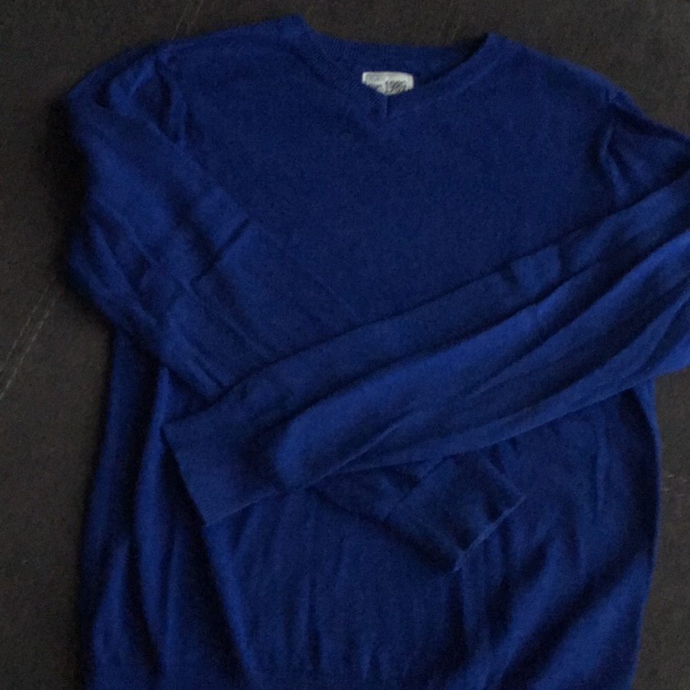 Sweater - Picture 1 of 1